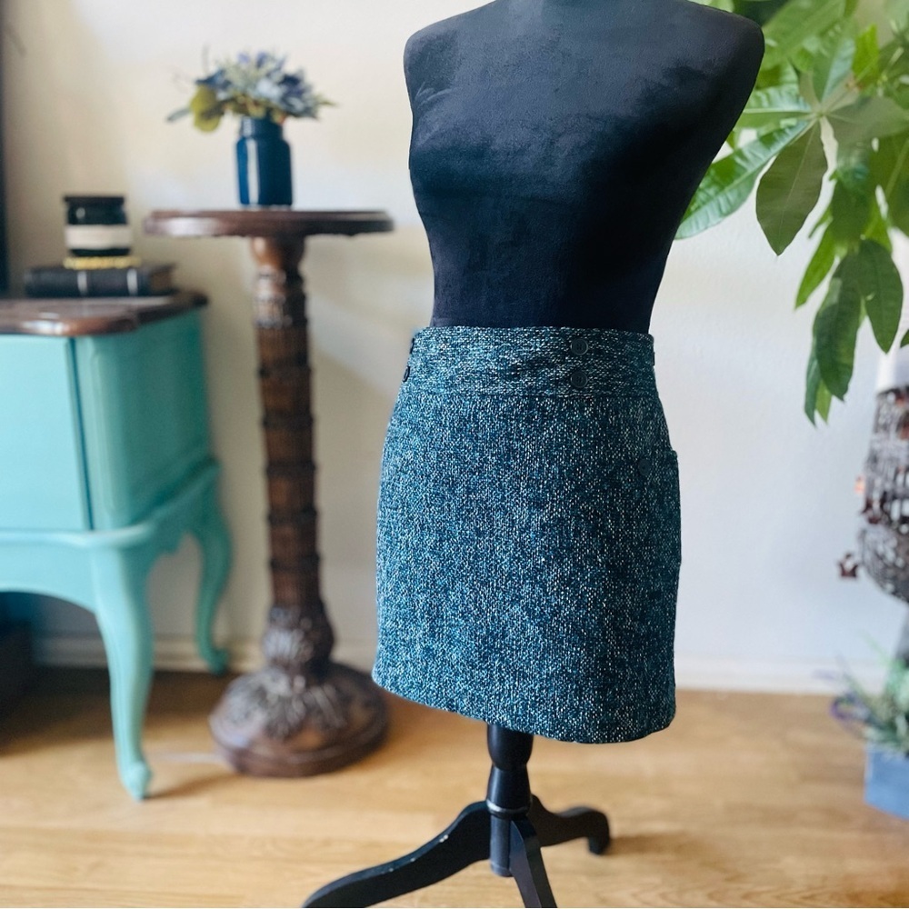 LOFT Ann Taylor Boucle Tweed Mini Button Skirt Size 12 - Picture 4 of 4